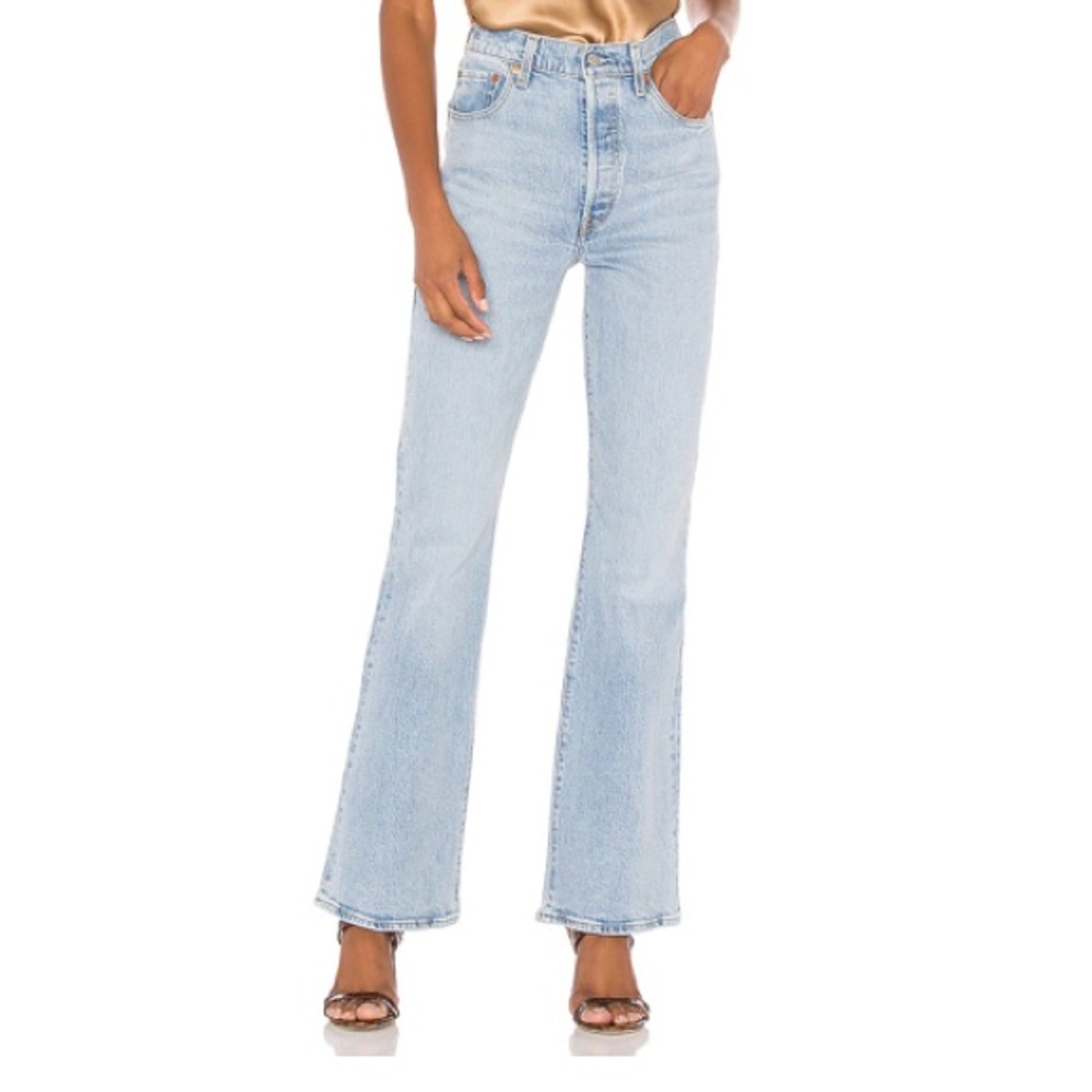 🛍Levi’s Ribcage Flare Jeans